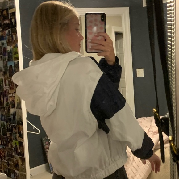 Navy and white GUESS jacket - Picture 3 of 3